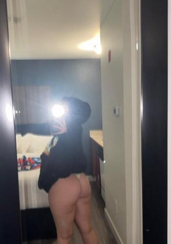 Lilly, 24  female escort, Bowling Green